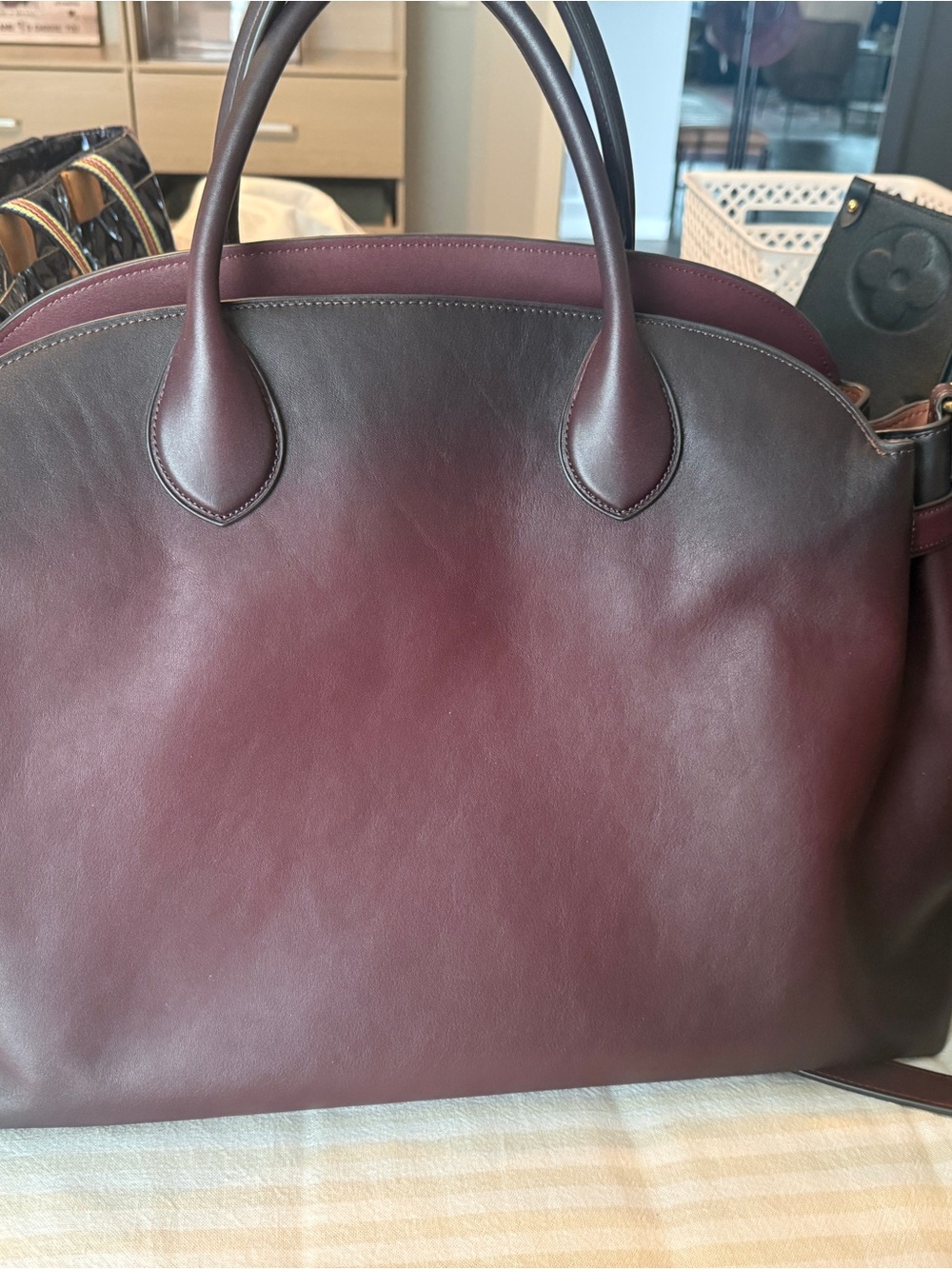 COACH Soft Empire Carryall Bag 48 Maple EUC - Picture 3 of 7